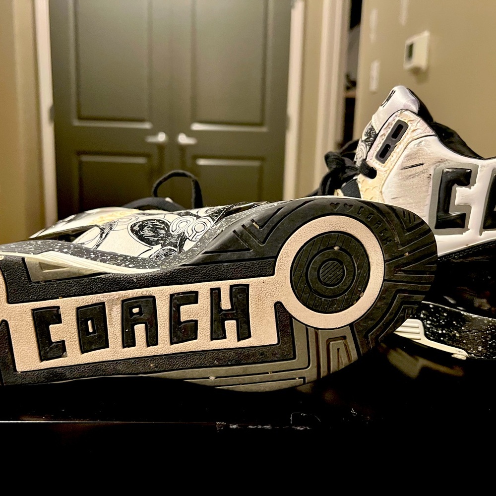 Coach graffiti print sneakers. Size 8. Some scuffs - Picture 5 of 7